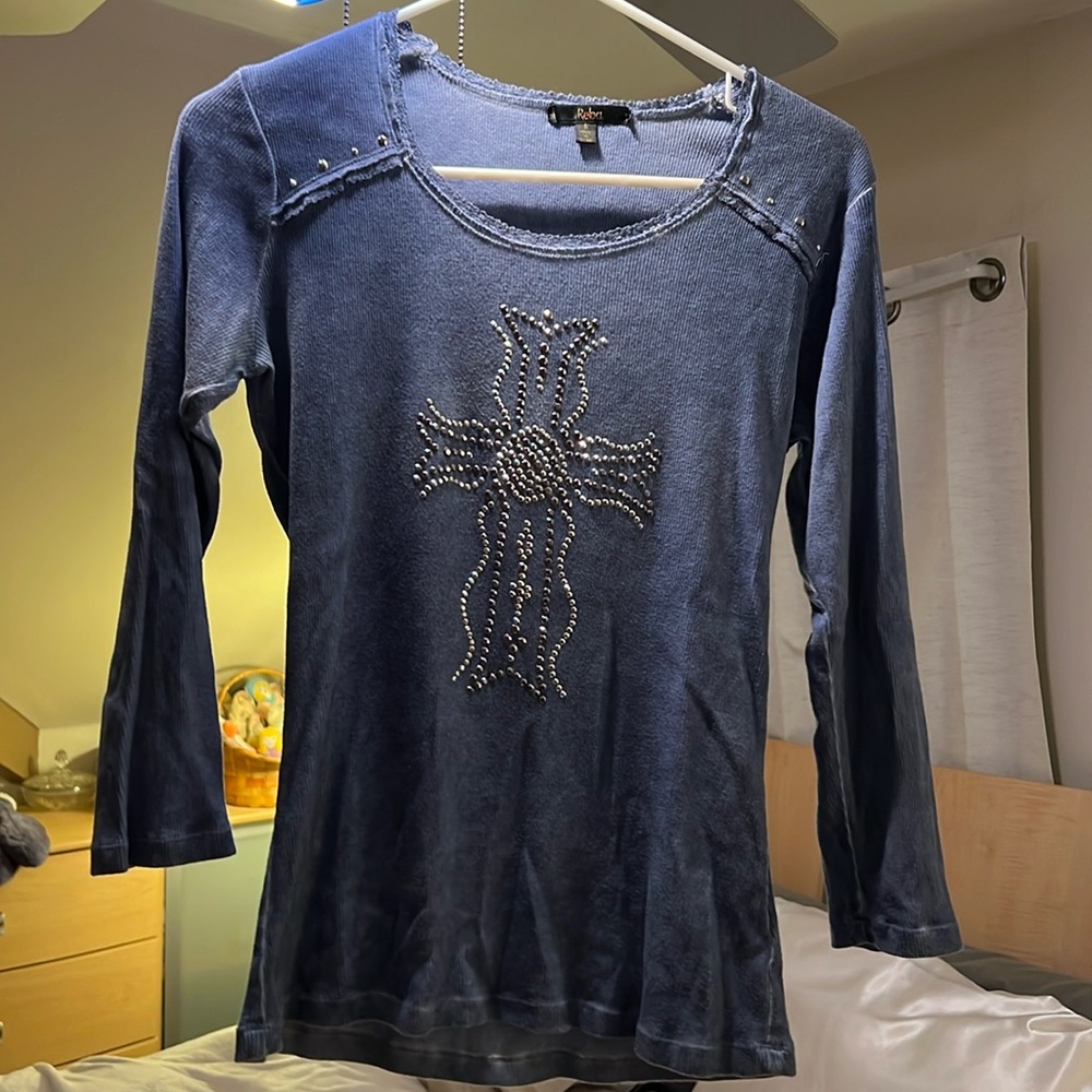 Size small Reba brand half sleeve tee